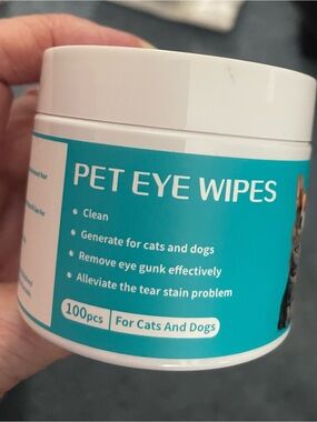 Pet eye wipes